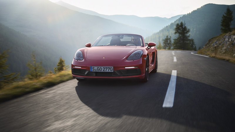 Illustration for article titled The 365 HP Porsche 718 GTS Has More Power, More Alcantara, Still The Same Number Of Cylinders